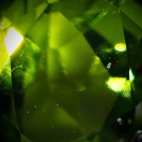 Peridot 1.03ct Platinum Finish Silver Pendant - Picture 3 of 8